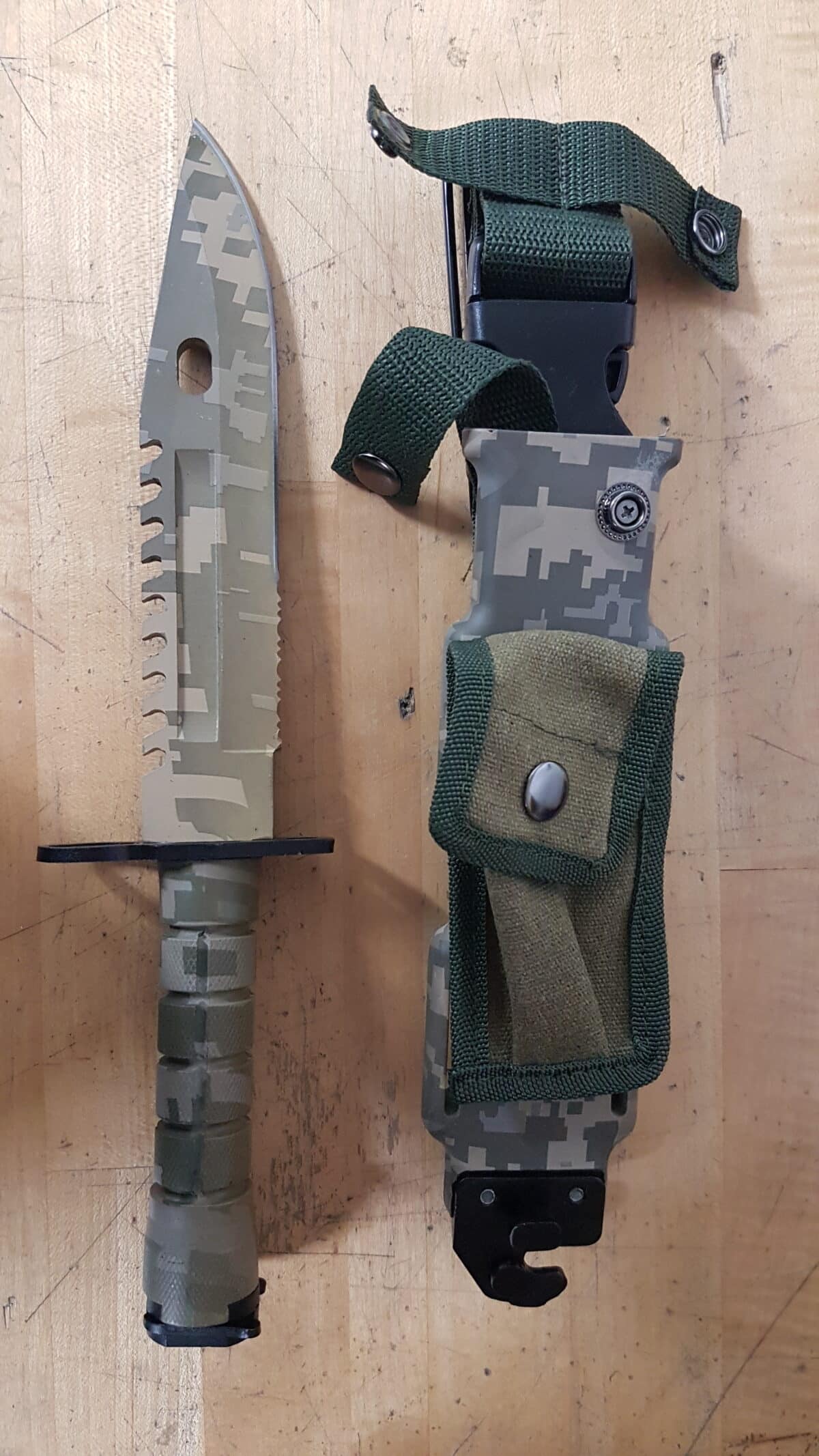 D80 Bayonet - Digital Camo